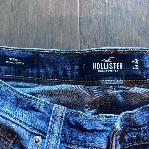 Men’s Distressed Hollister Jeans - Picture 4 of 4